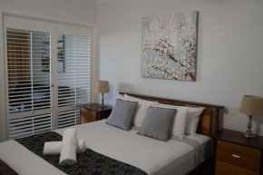 Airlie Seaview Apartments, Airlie Beach